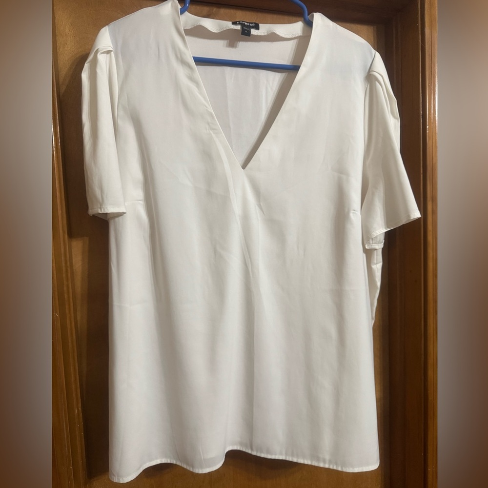 Express White V-Neck Short Sleeve Blouse